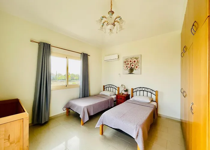 Holiday Villa With Pool And Sea View!